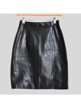 BYRNES & BAKER Women's %100 Leather Mini Skirt Size 4